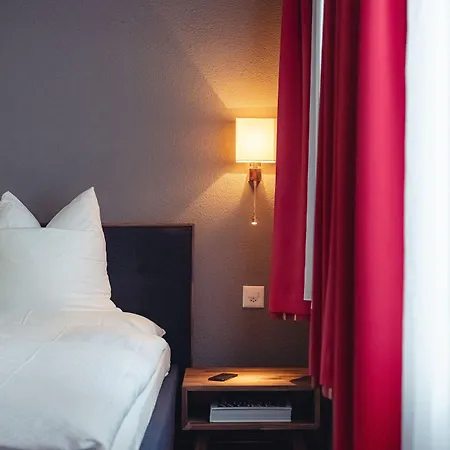 The Rex מלון צרמט