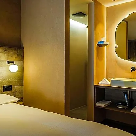 The Rex Hotel 4*
